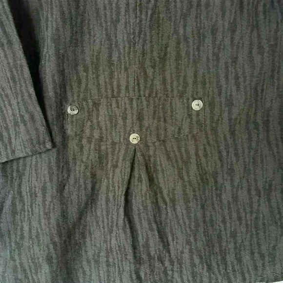 Soft Surroundings Ellis Grey Black Tiger Stripe Button-Down Tunic - Picture 4 of 5